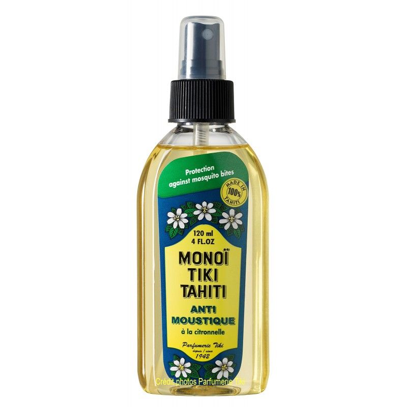 Flüssigkeit in einer Sprühflasche. Aufschrift: MONOÏ TIKI TAHITI, Anti-Moustique à la citronnelle. Grün-gelbes Etikett mit Blumen.