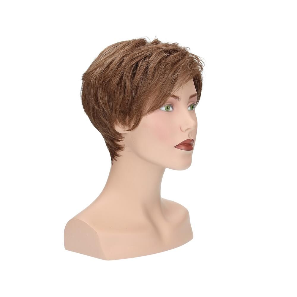 Perücke Magnolie von Lofty. Kurze, braune Kunsthaarperücke auf einem Schaufensterkopf. Schräge Frontalansicht.