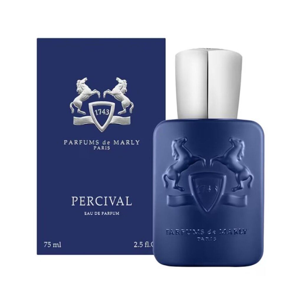 Blauer Flakon mit silbernem Deckel und Verpackung. Geprägtes Logo und Schriftzug. Parfums de Marly Percival Eau de Parfum.