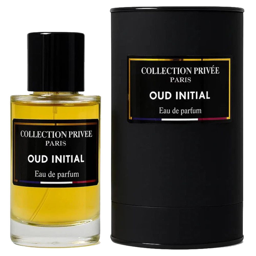 Parfümflakon neben schwarzer zylindrischer Verpackung. Flakon mit Etikett: COLLECTION PRIVEE PARIS, OUD INITIAL, Eau de parfum.