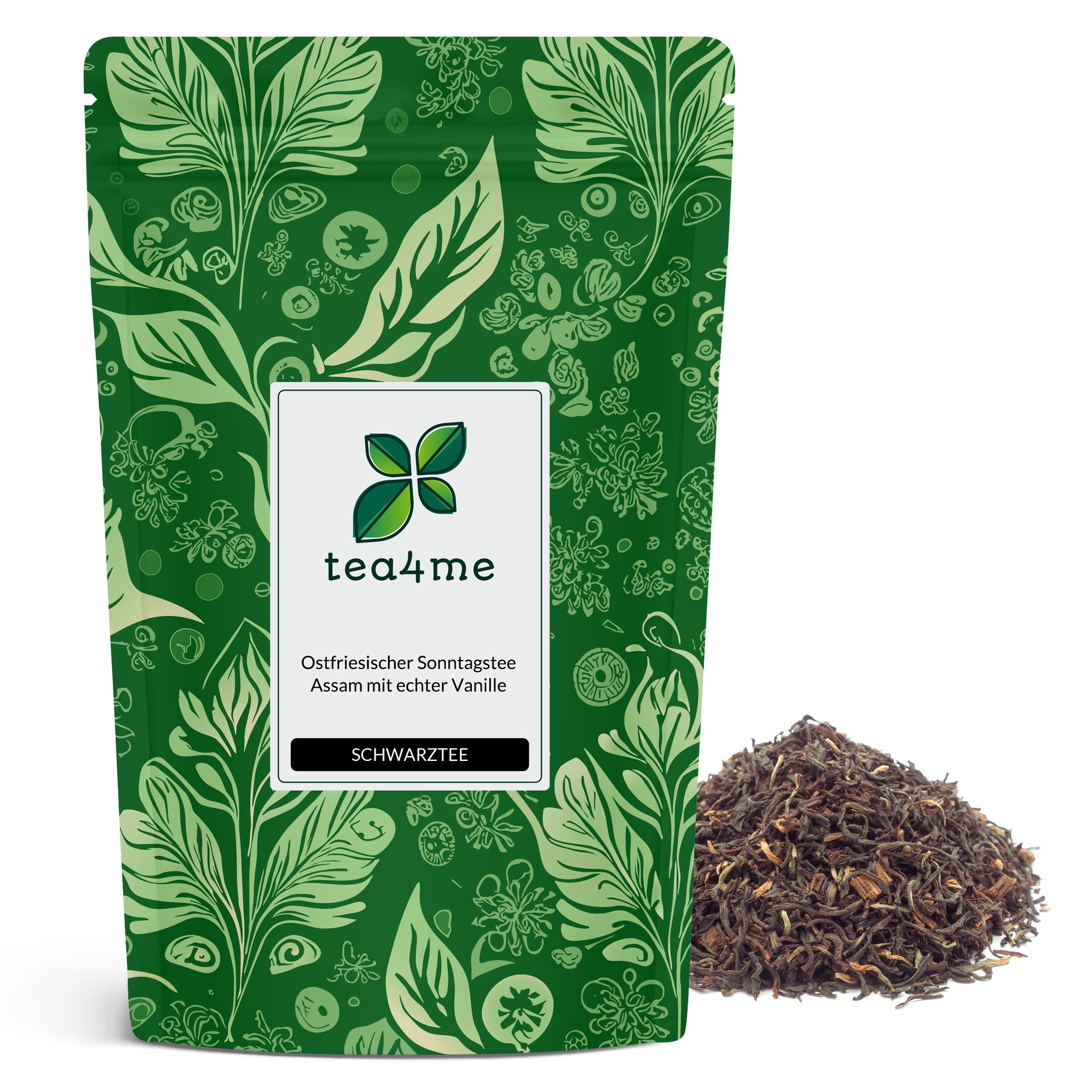 Grüne Verpackung mit floralem Muster. Aufschrift: tea4me, Ostfriesischer Sonntagstee, Assam mit echter Vanille, Schwarztee. Daneben loser Tee.