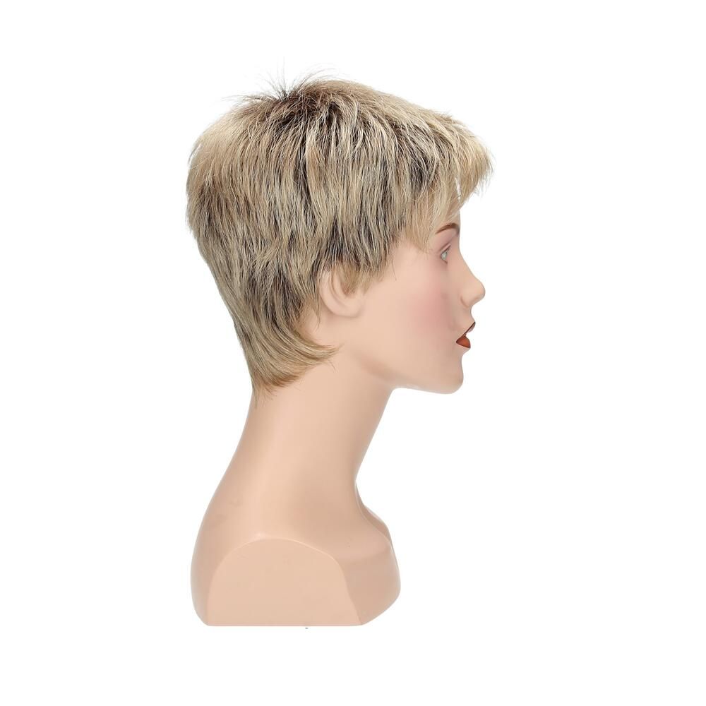 Perücke Dana von trendhair, blondiertes Kunsthaar, auf einem Schaufensterkopf. Seitenansicht.