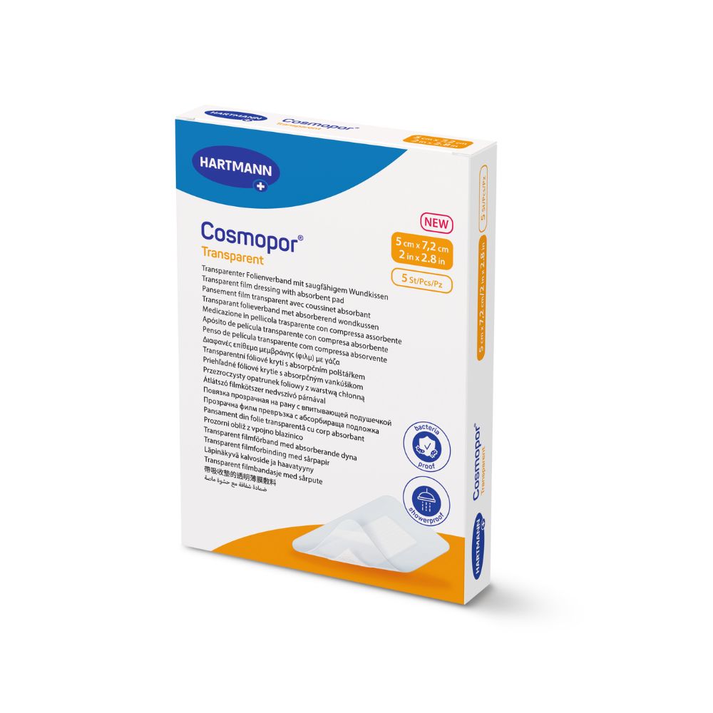 Die Verpackung zeigt Cosmopor transparent, ein transparentes Folienverband mit absorbierendem Wundkissen. Die Packung enthält 5 sterile Verbände mit den Maßen 5 x 7,2 cm. Das Produkt ist von der Marke Hartmann.