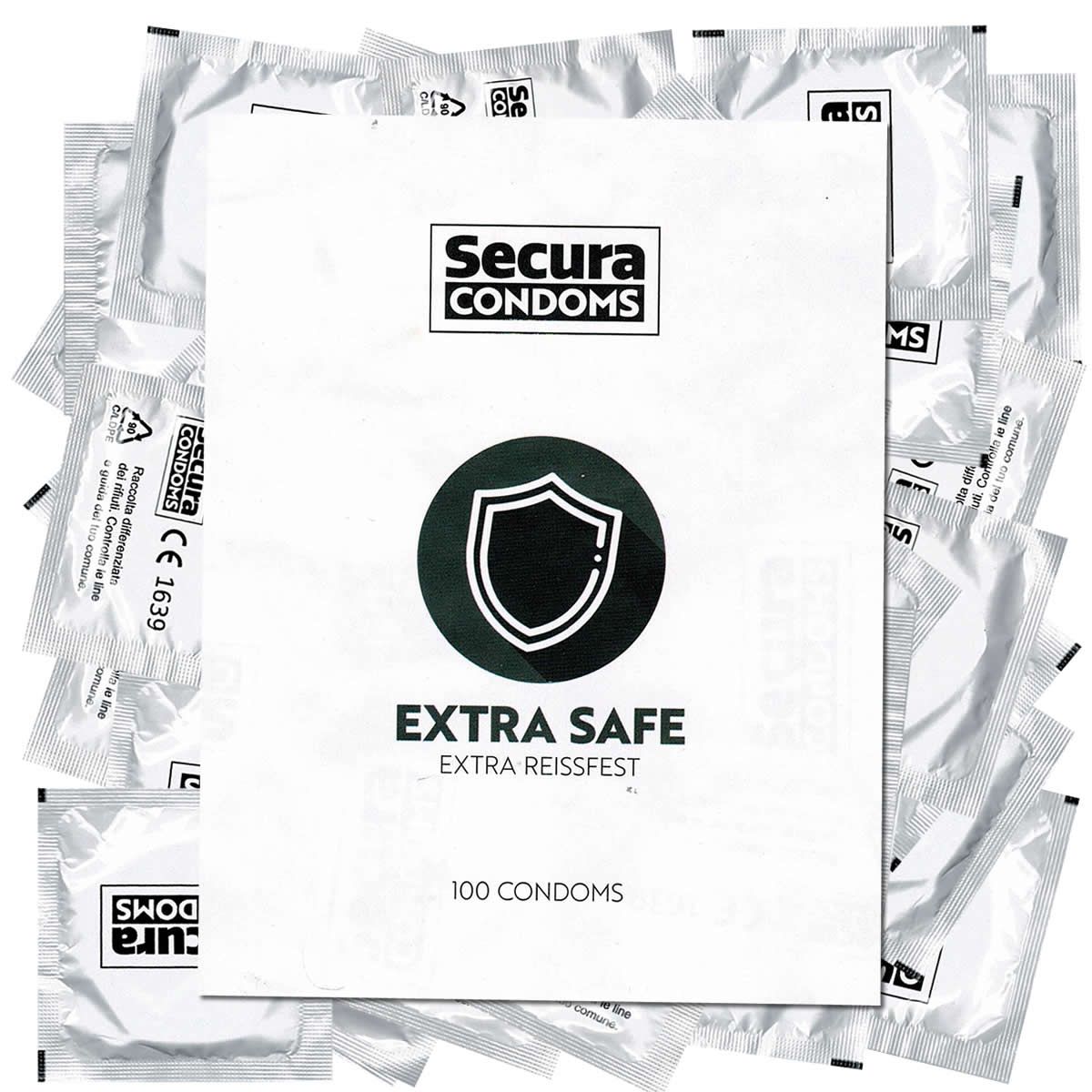 Verpakking met condooms. Opschrift: Secura Condoms, Extra Safe, 100 condooms. Veiligheidssymbool. Individuele verpakkingen.