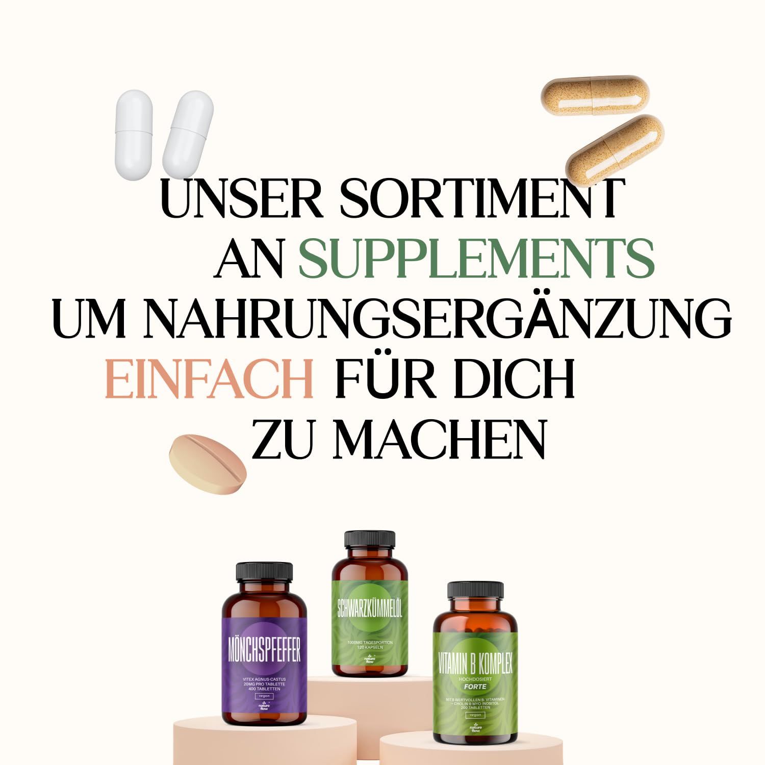 Drei Flaschen Nahrungsergänzungsmittel, eine davon Vitamin B Komplex, mit Kapseln.
