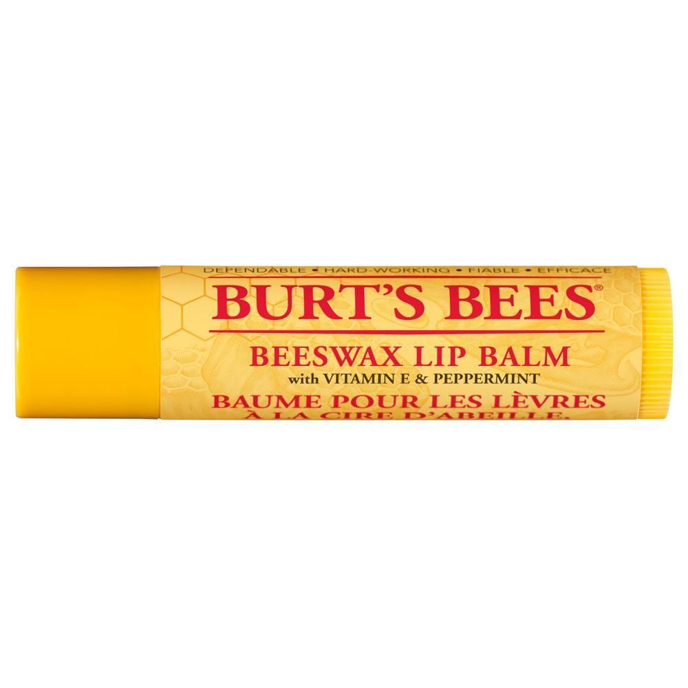 Burt's Bees Lippenbalsam mit Bienenwachs, Vitamin E und Pfefferminze in gelber Verpackung.