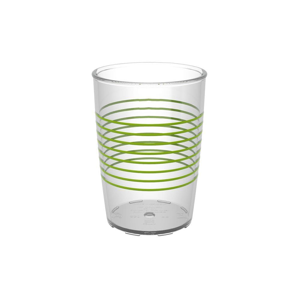 Transparenter Becher mit grünen Ringen.