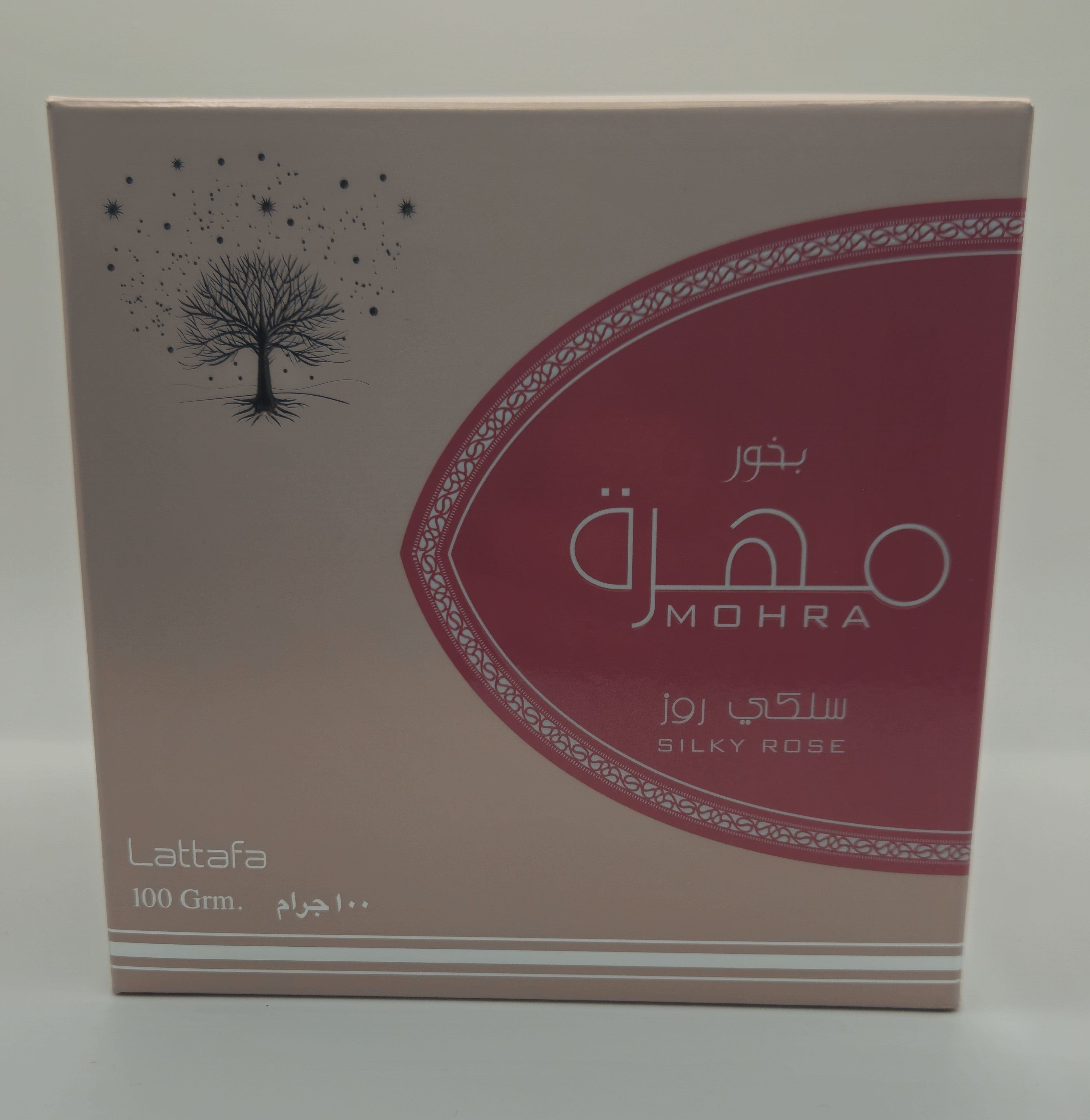 Rosa-farbene Schachtel mit dem Produktnamen in arabischer Schrift und englischer Übersetzung. Enthält 100 Gramm.