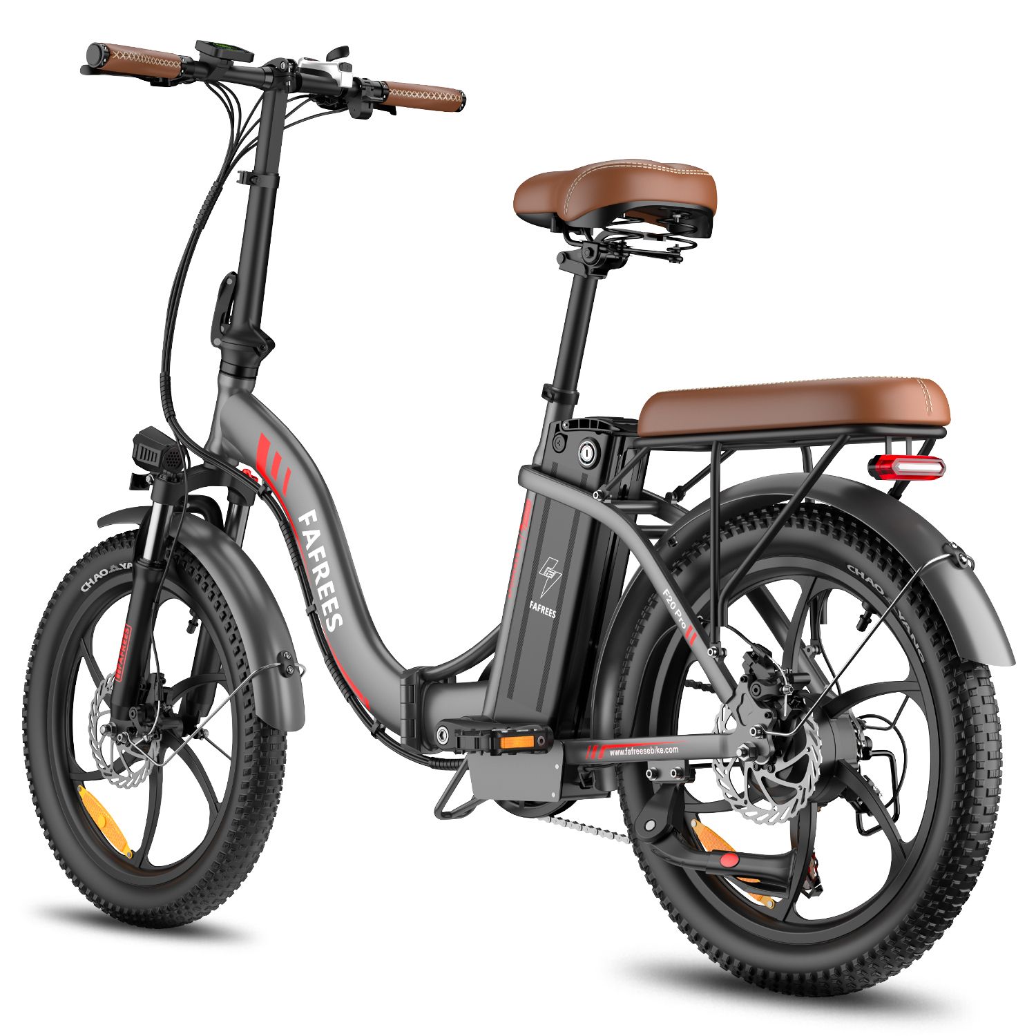 Graues FAFREES F20 Pro Elektrofahrrad. Braune Sitze, breite Reifen. 20 Zoll Räder, roter Akzent. Gefalteter Rahmen.