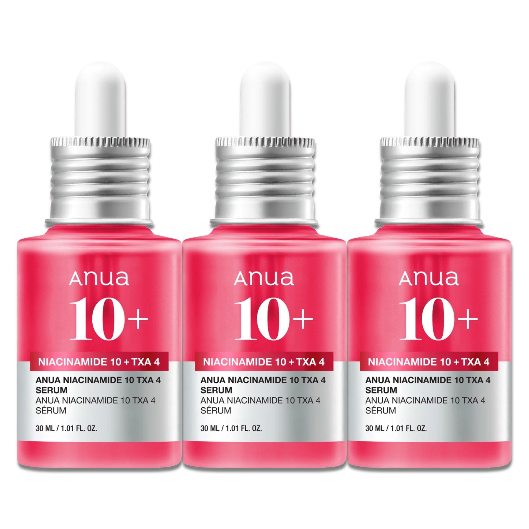 Drei Flaschen Anua 10+ Serum. Rote Flaschen mit weißem Deckel und Pipette. Aufschrift: Anua 10+ Niacinamide TXA 4 Serum.