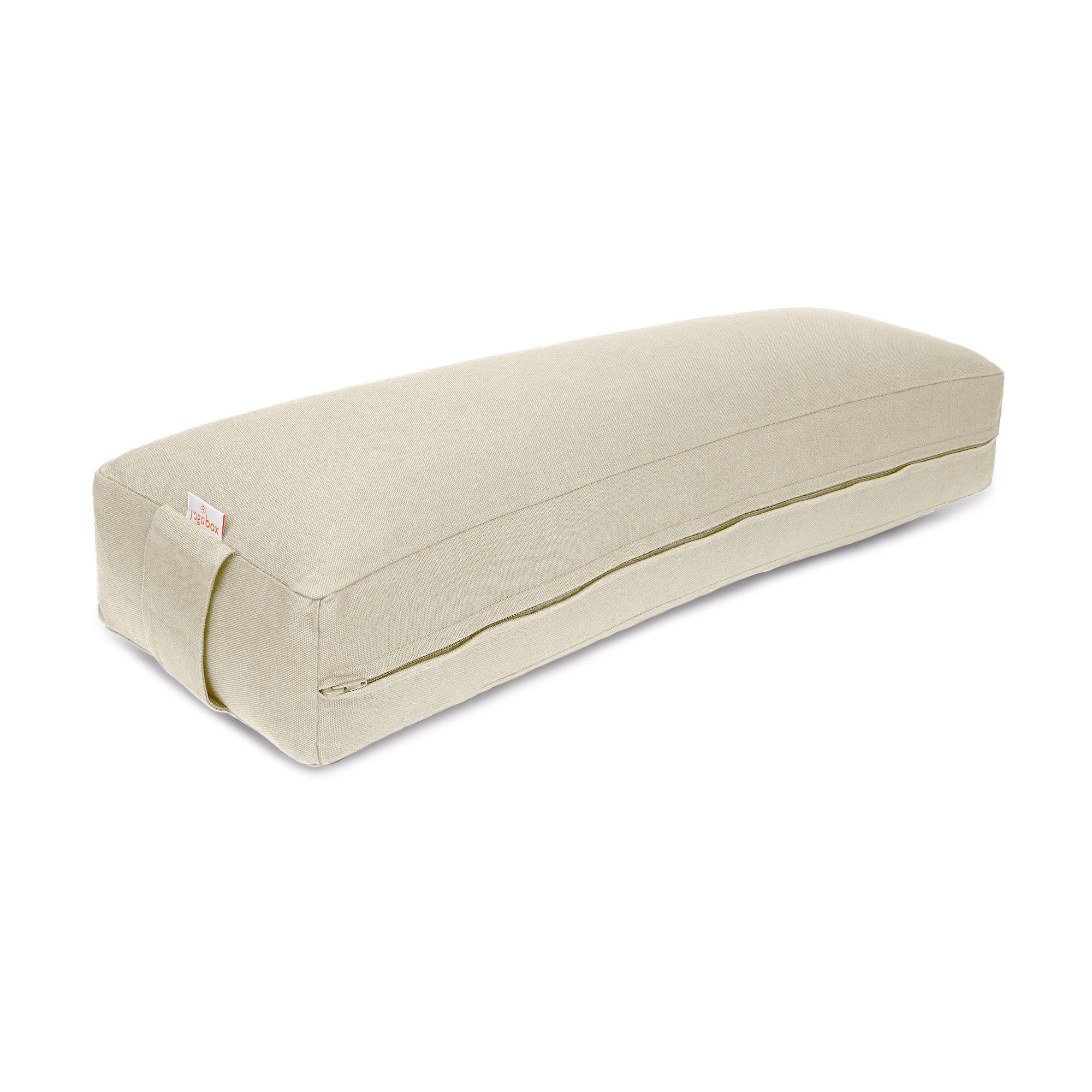 Beiger Yogabolster aus Baumwolle mit Reißverschluss und kleinem Etikett.