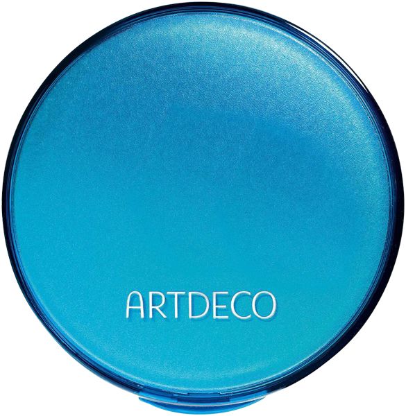 Geschlossener kompakter Puder mit blauem Gehäuse und silbernem Schriftzug "ARTDECO".