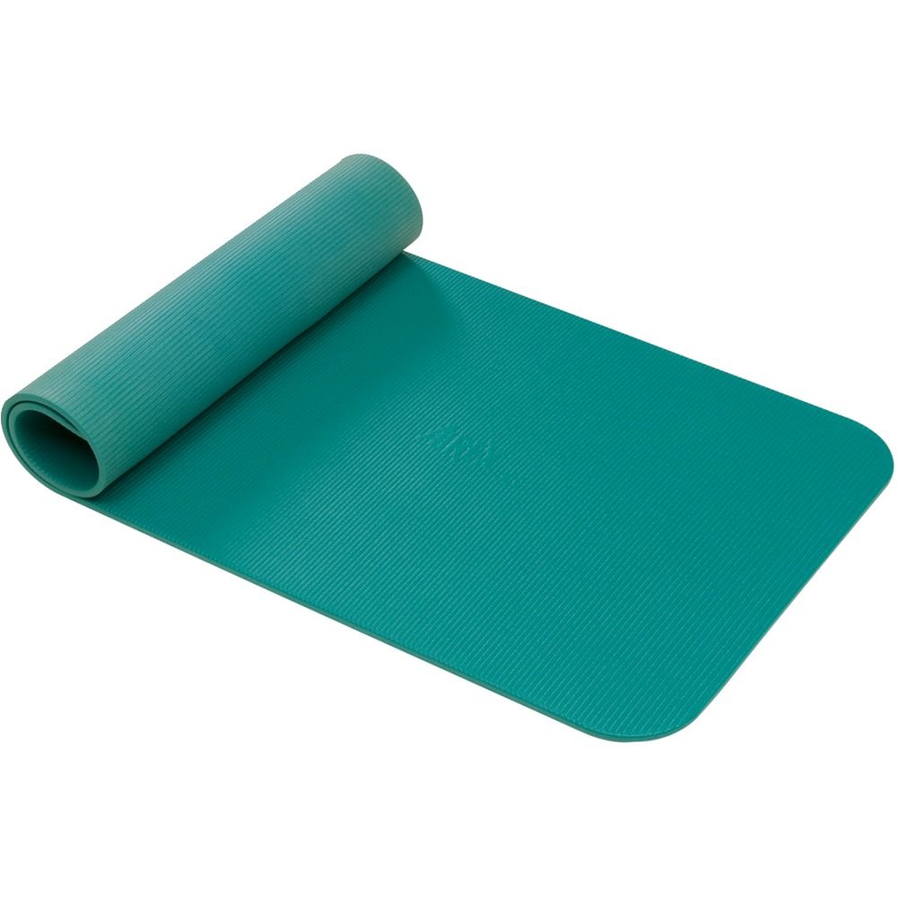 Gerollte, türkisfarbene Fitnessmatte. Die Oberfläche weist eine geriffelte Struktur auf.