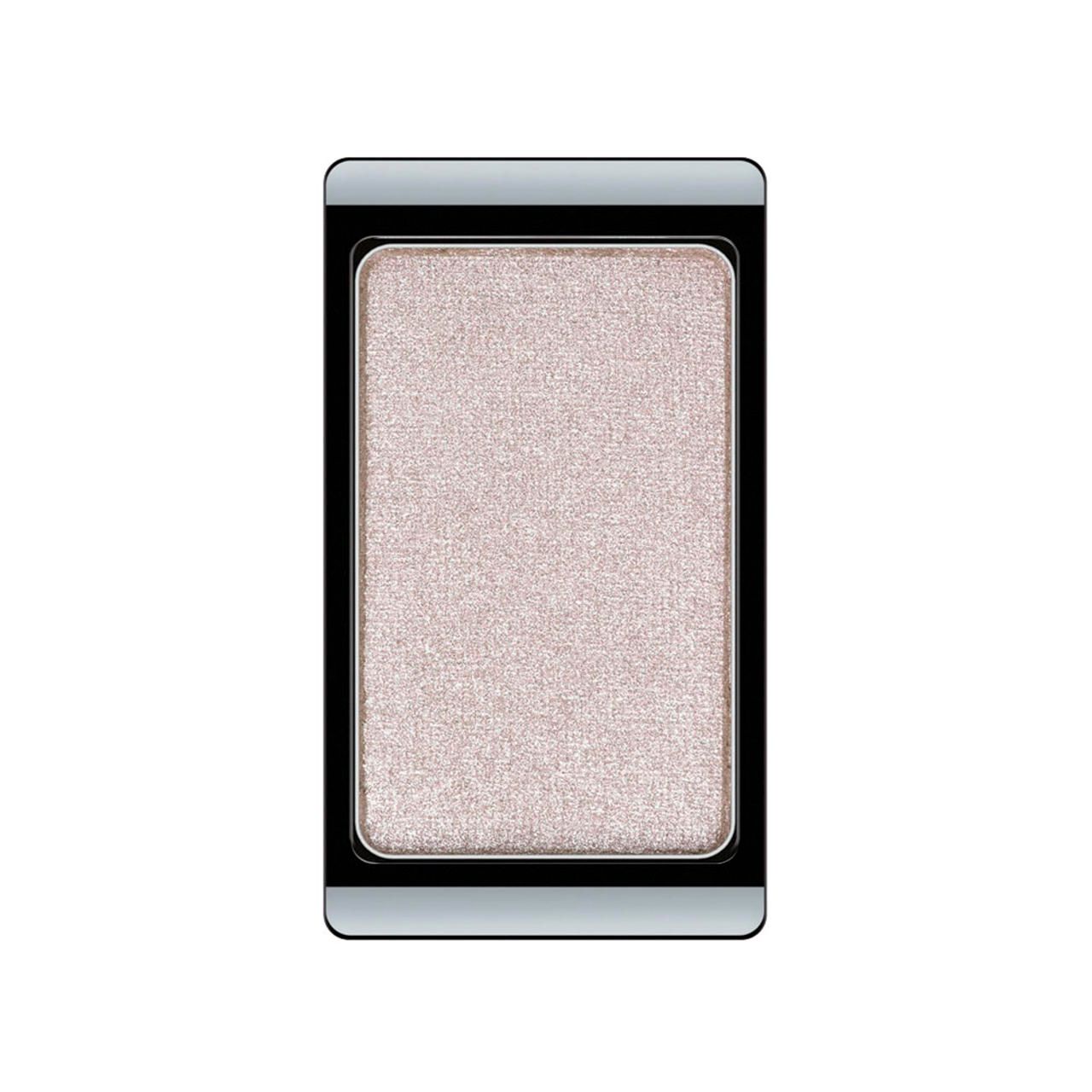 Artdeco Lidschatten Pearlfarben. Rosa-schimmernder Lidschatten in rechteckiger, schwarzer und silberner Hülle.