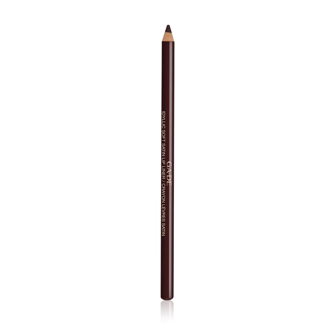 Dunkelbrauner Lipliner-Stift. Aufschrift: GA-DE, Idyllic Soft Satin Lip Liner. Spitze angespitz.