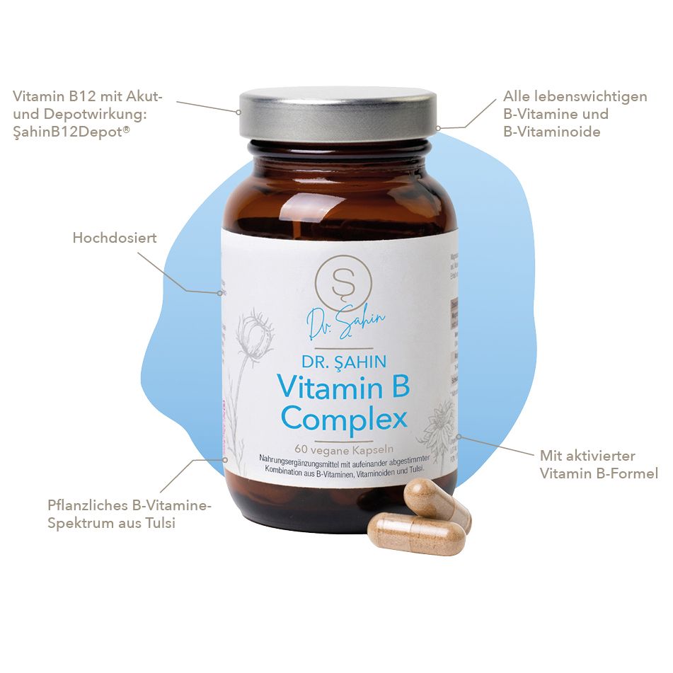 Braune Glasflasche mit Vitamin B Complex Kapseln. Aufschrift: Dr. Şahin, Vitamin B Complex, 60 vegane Kapseln. Drei Kapseln daneben.
