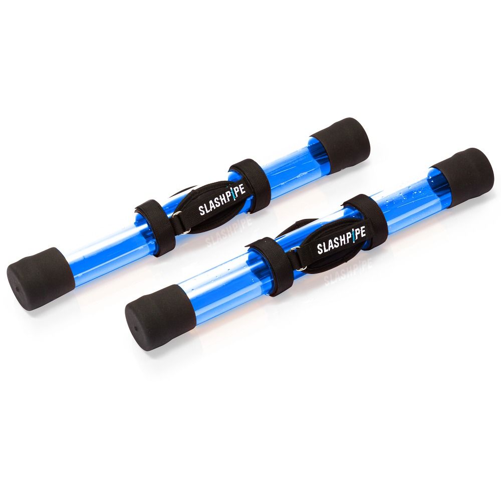 Zwei Slashpipe Balance-Trainer. Transparente Röhren mit blauer Flüssigkeit. Schwarze Griffe mit Aufschrift: SLASHPIPE.