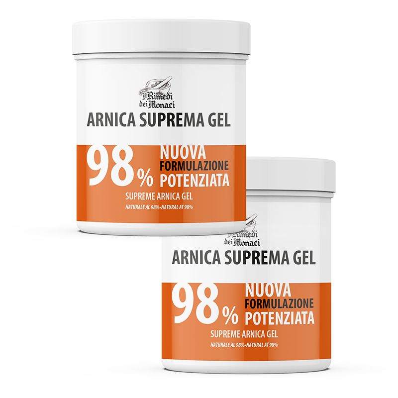 Zwei weiße Tiegel mit orangefarbenen Etiketten. Text: ARNICA SUPREMA GEL, 98%, NUOVA FORMULAZIONE POTENZIATA. Logo: Rimedi dei Monaci.