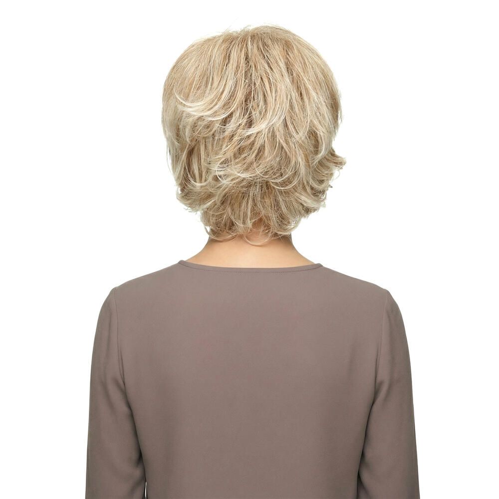 Blond gefärbte Perücke mit kurzem, gewelltem Schnitt. Rückansicht.