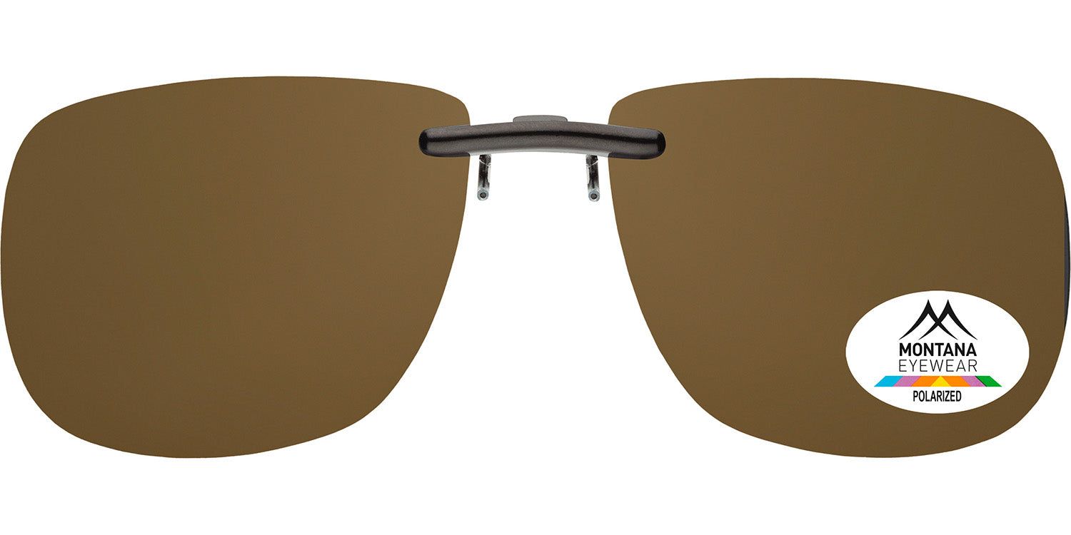 Clip-on-Sonnenbrille mit braunen Gläsern. Schwarzer Rahmen. Montana Eyewear Logo und Polarized-Aufkleber.