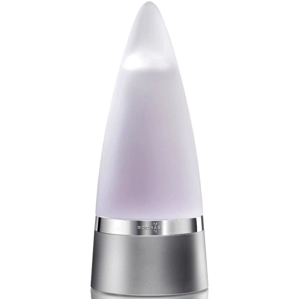 Parfümflakon, kegelförmig, silberfarbener Sockel, weißes Glas. Silberner Ring mit Markenschriftzug. Oben spitz zulaufend.