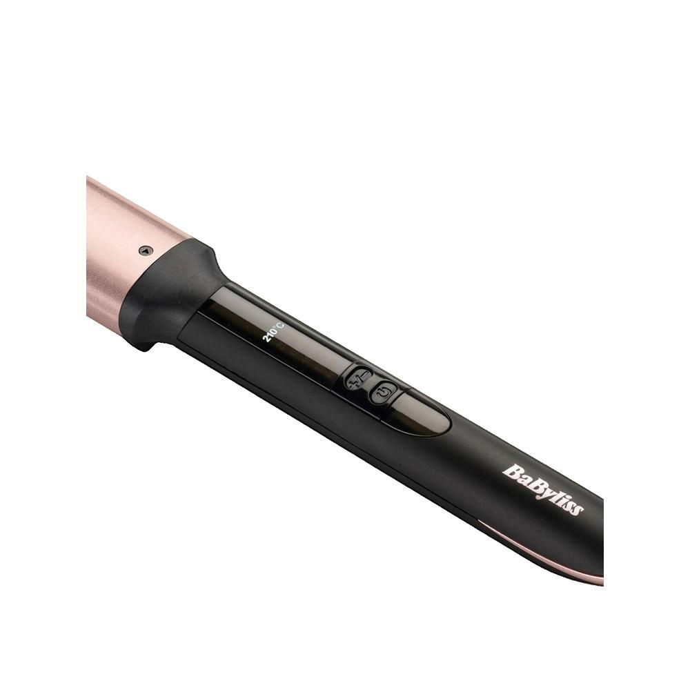 Nahaufnahme des Lockenstabs. Schwarzer Griff mit Bedienelementen und BaByliss-Logo.