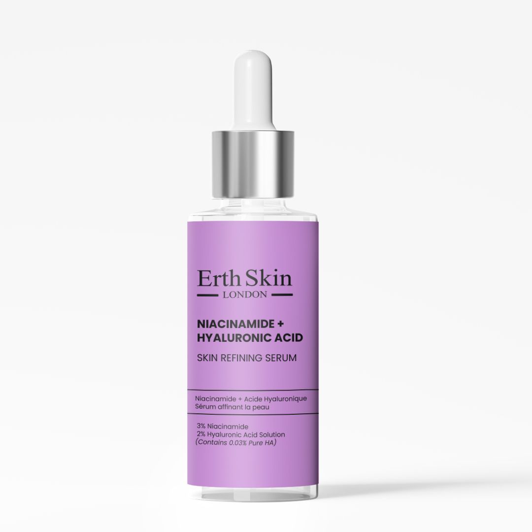 Flacone di siero con pipetta. Scritta: Erth Skin London, Niacinamide + Acido Ialuronico, Siero affinante la pelle.
