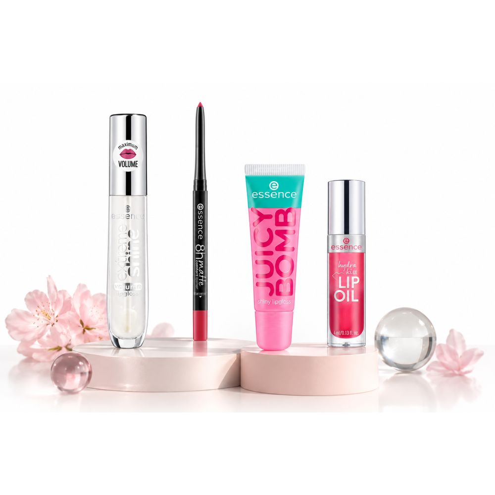 Vier Lippenkosmetikprodukte: Lipgloss, Lipliner, Lip Oil und ein weiteres Lippenprodukt.