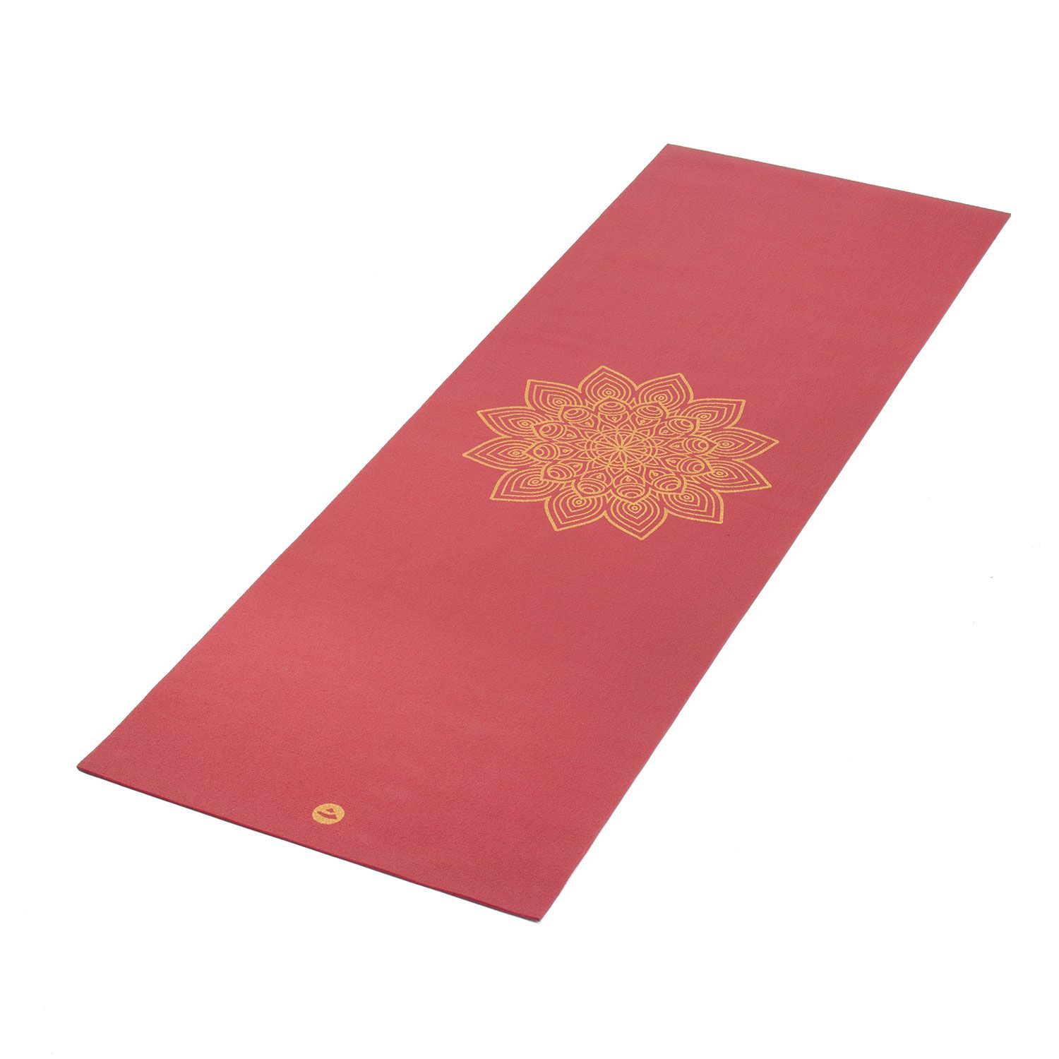 Bordeauxfarbene Yogamatte mit goldenem Mandala-Muster. Rechteckig, mit abgerundeten Ecken. Logo am unteren Rand.