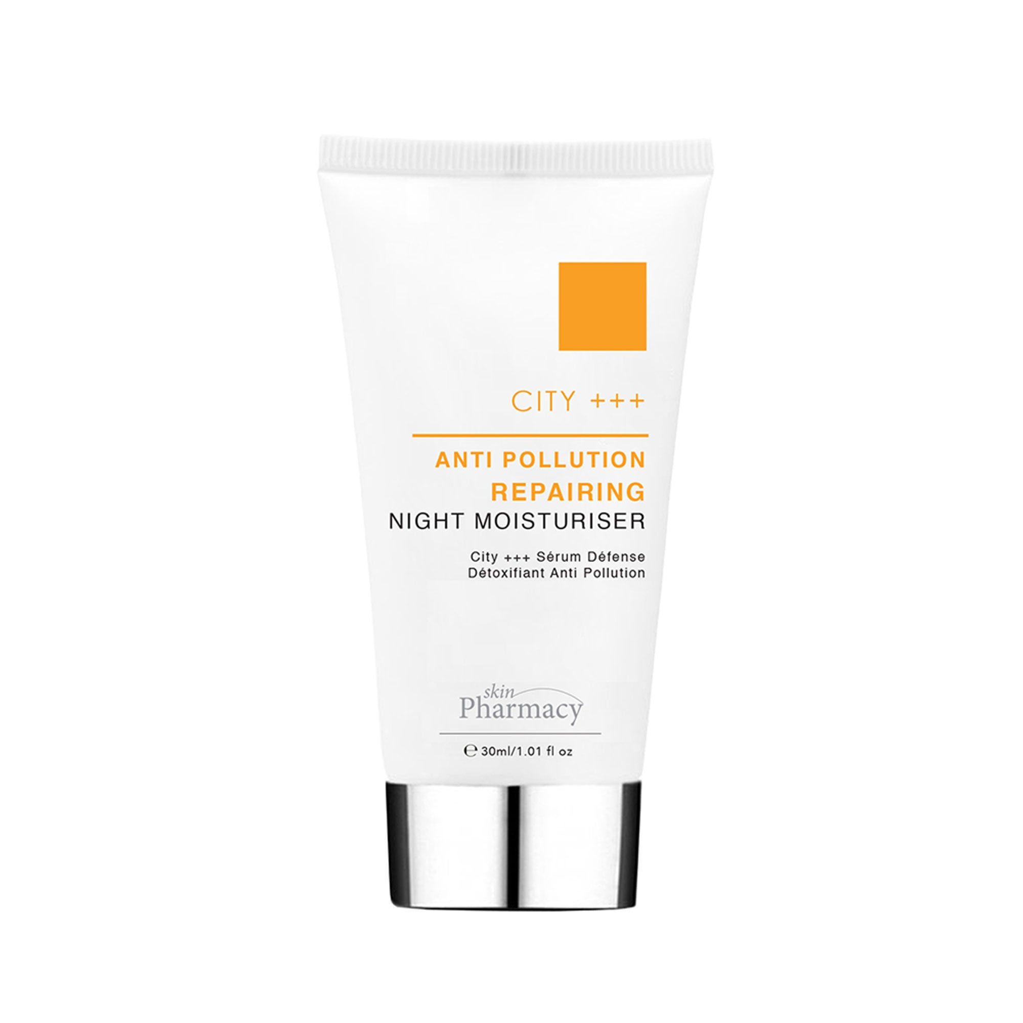 Weiße Tube mit silbernem Deckel. Aufschrift: ANTI POLLUTION REPAIRING NIGHT MOISTURISER. Marke: skinPharmacy.