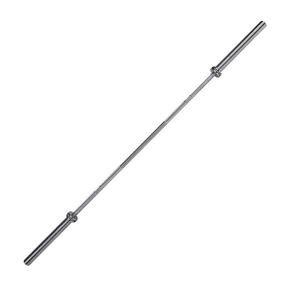 Langhantelstange aus Metall. Silberfarben, mit geriffelter Oberfläche. An den Enden verdickt.