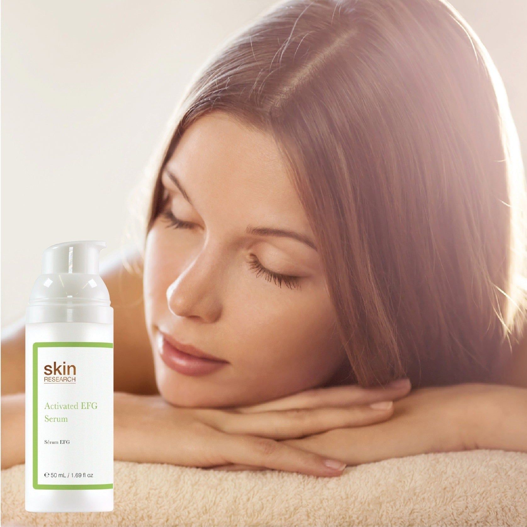 Frau mit geschlossenen Augen, Serumflasche daneben. Aufschrift: skin research, Activated EFG Serum, Serum EFG, 50 ml / 1.69 fl oz.