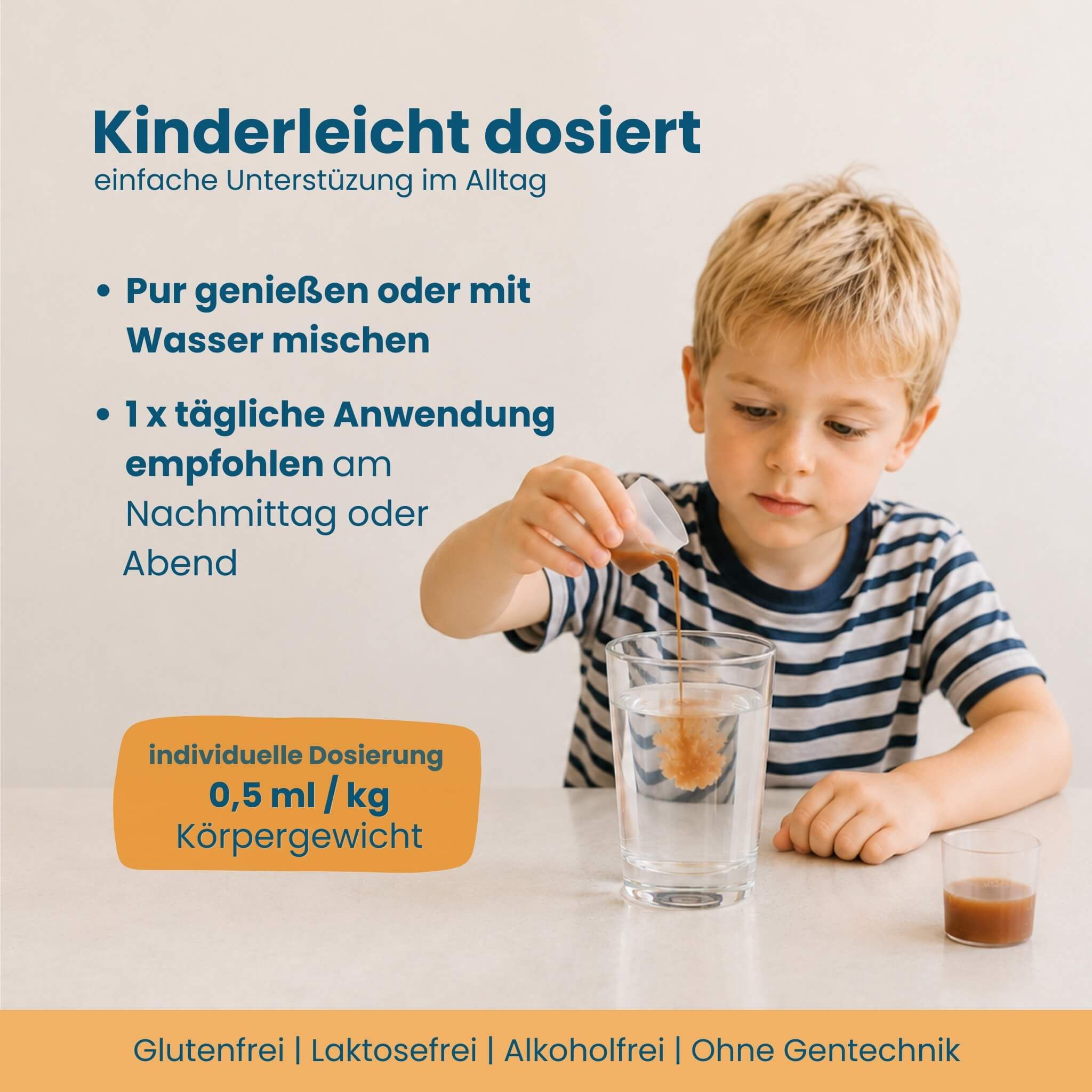 Kind misst Herby Family Hokus Fokus Saft ab, um ihn in ein Glas Wasser zu geben.