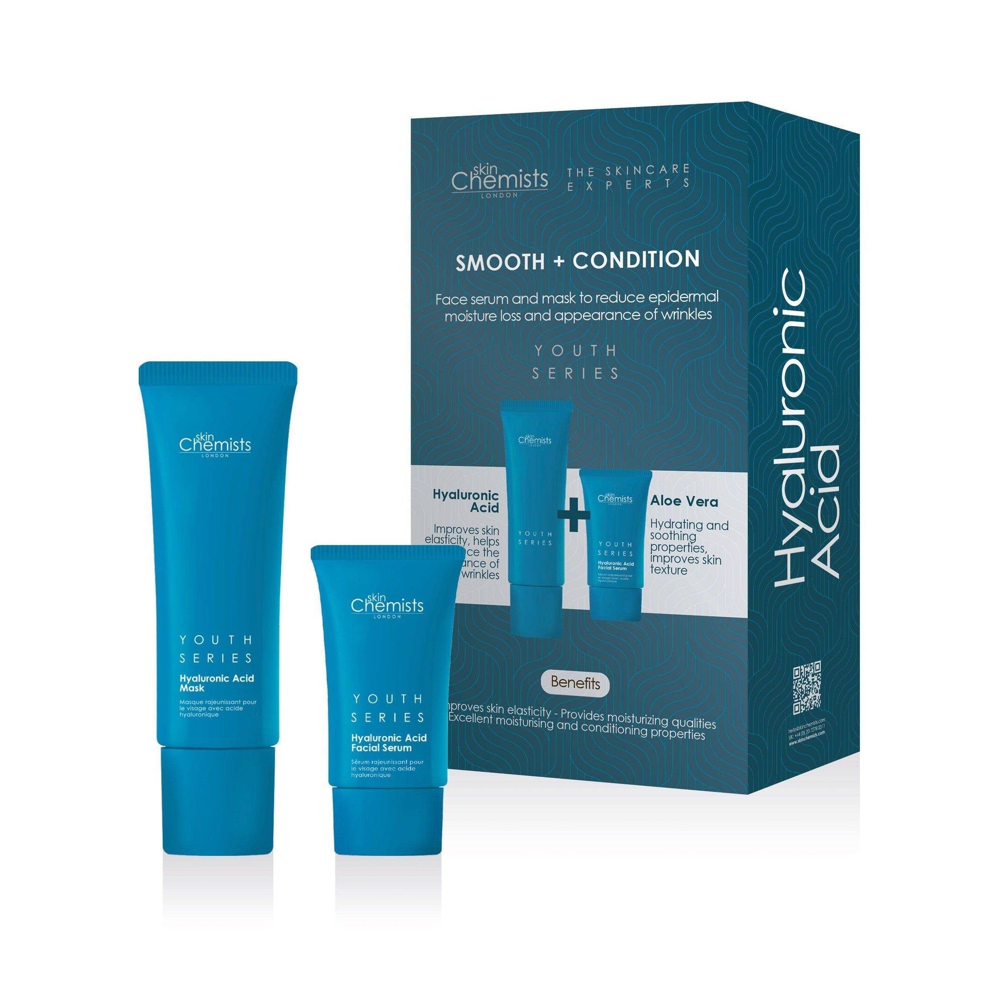 Gesichtsserum und Maske-Set. Blaue Tuben und Verpackung mit Text. "Smooth + Condition" und "Hyaluronic Acid" sind sichtbar.