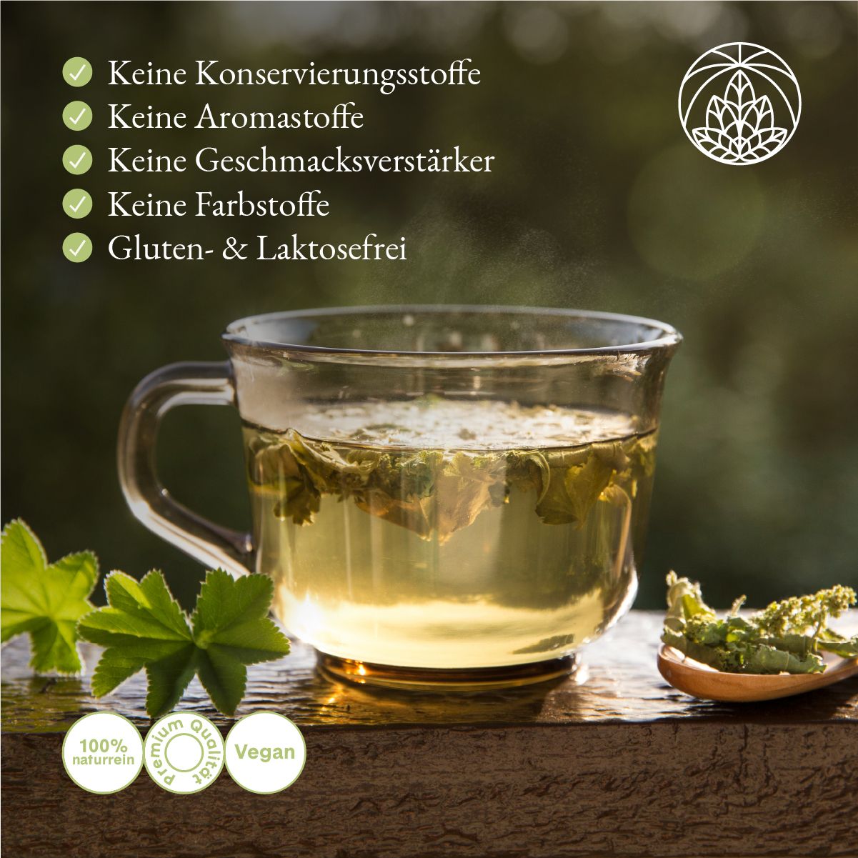 Tasse Tee mit Kräutern. Text: Keine Konservierungsstoffe, Aromastoffe, Geschmacksverstärker, Farbstoffe. Gluten- & laktosefrei.