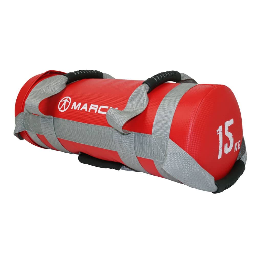 Rote Powerbag mit grauen Trägern und Griffen. Aufgedruckt: 15 kg und Logo. Zylindrische Form.