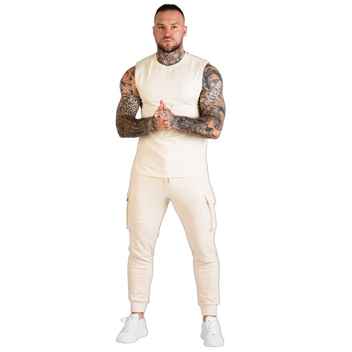 GymBeam Jogginghose Herren Slim lang mit Kordelzug und Seitentaschen in Sand