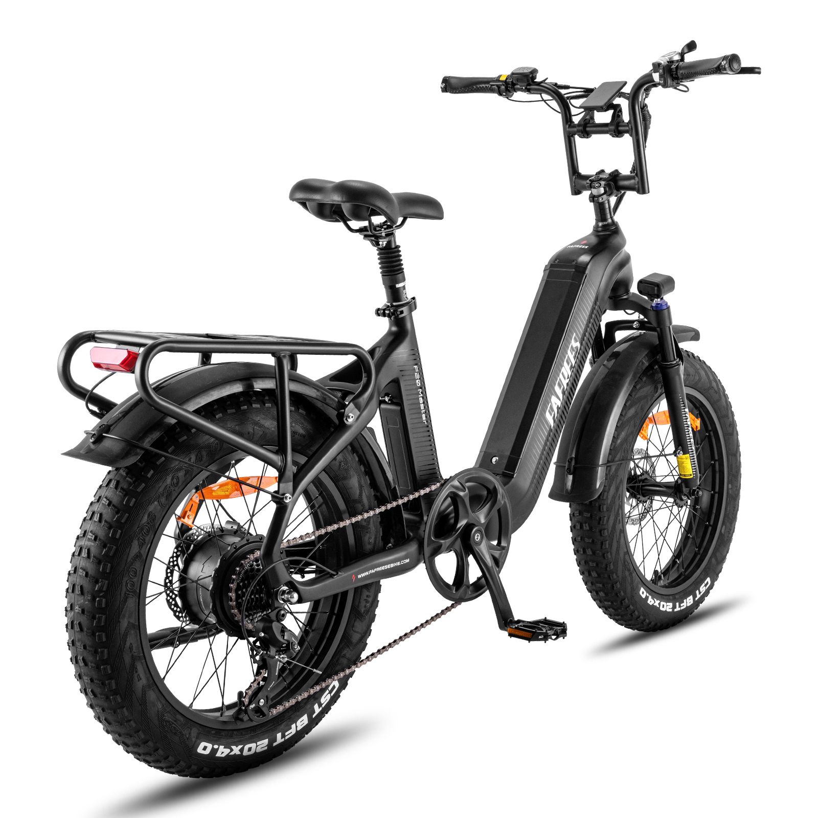 Schwarzes E-Bike mit breiten Reifen, Gepäckträger und FAFREES-Logo. Rückansicht.