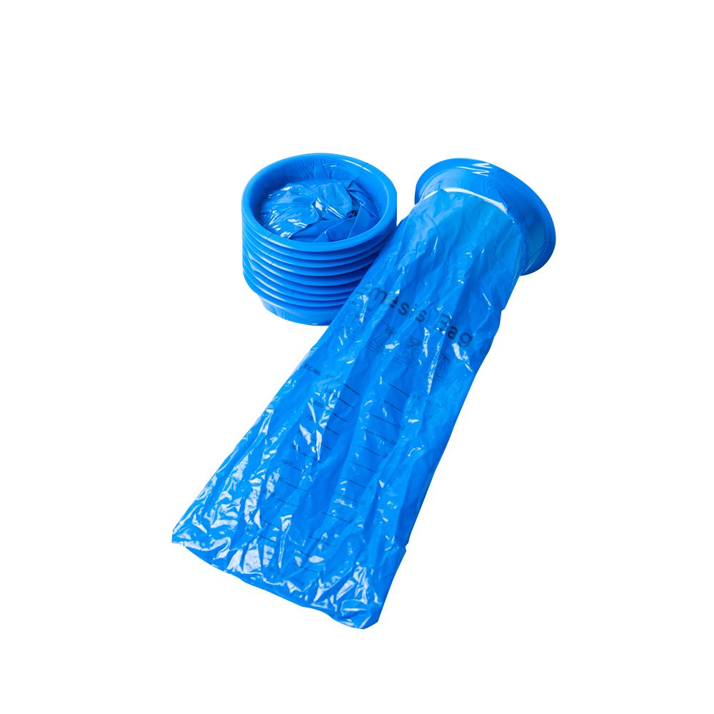 Ein einzelner blauer Spuckbeutel mit einem blauen Ring oben. Der Beutel ist latexfrei und hat eine Aufnahmekapazität von 1,5 L.