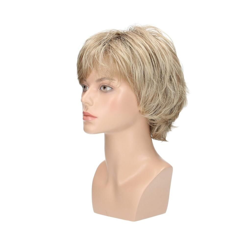 Perücke Sanja von trendhair, blond, kurz geschnitten, auf einem Schaufensterkopf. Seitenansicht.