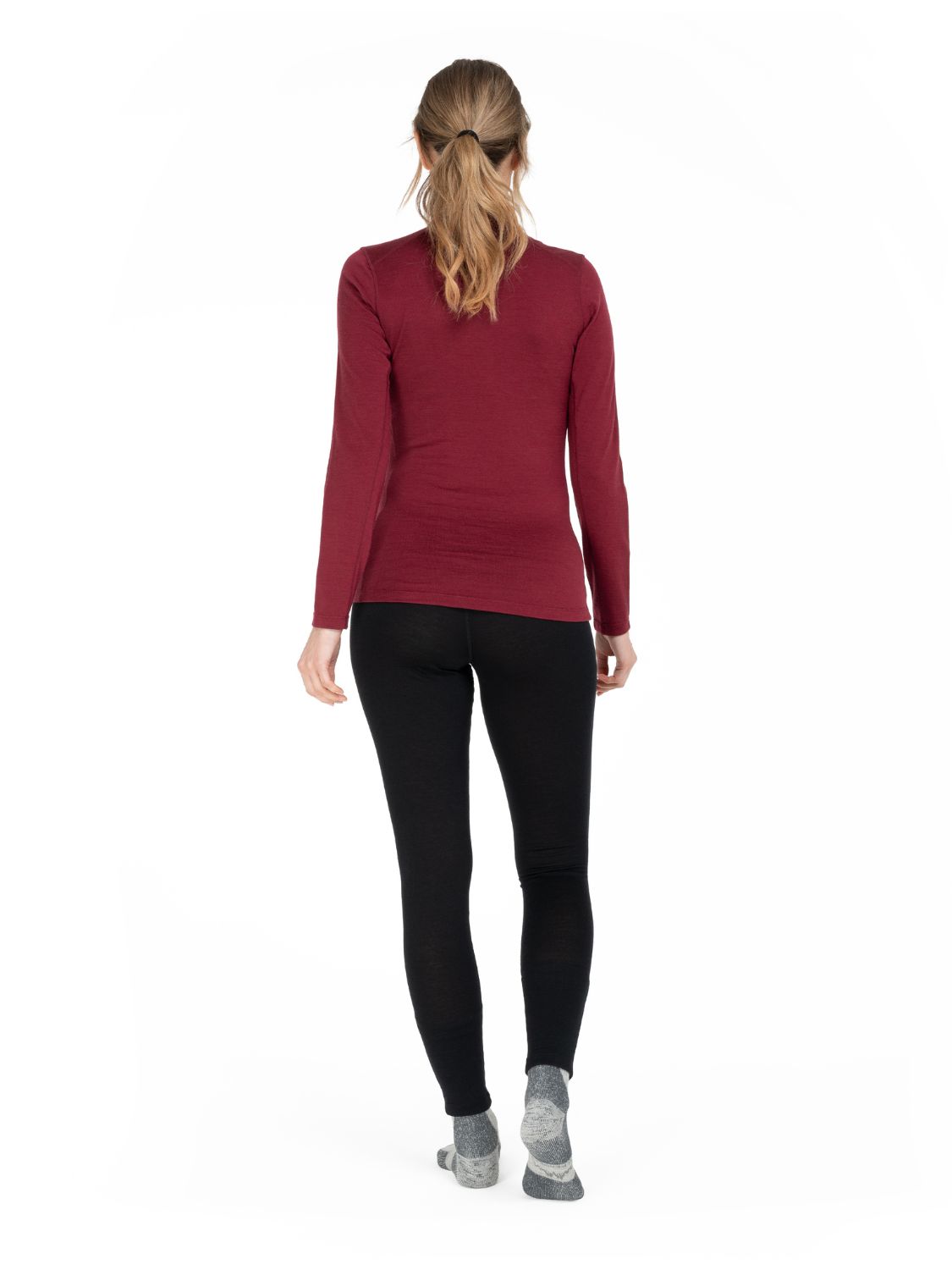 Rückansicht eines Damen Zip Longsleeves aus 100% Merinowolle in Beerenrot.