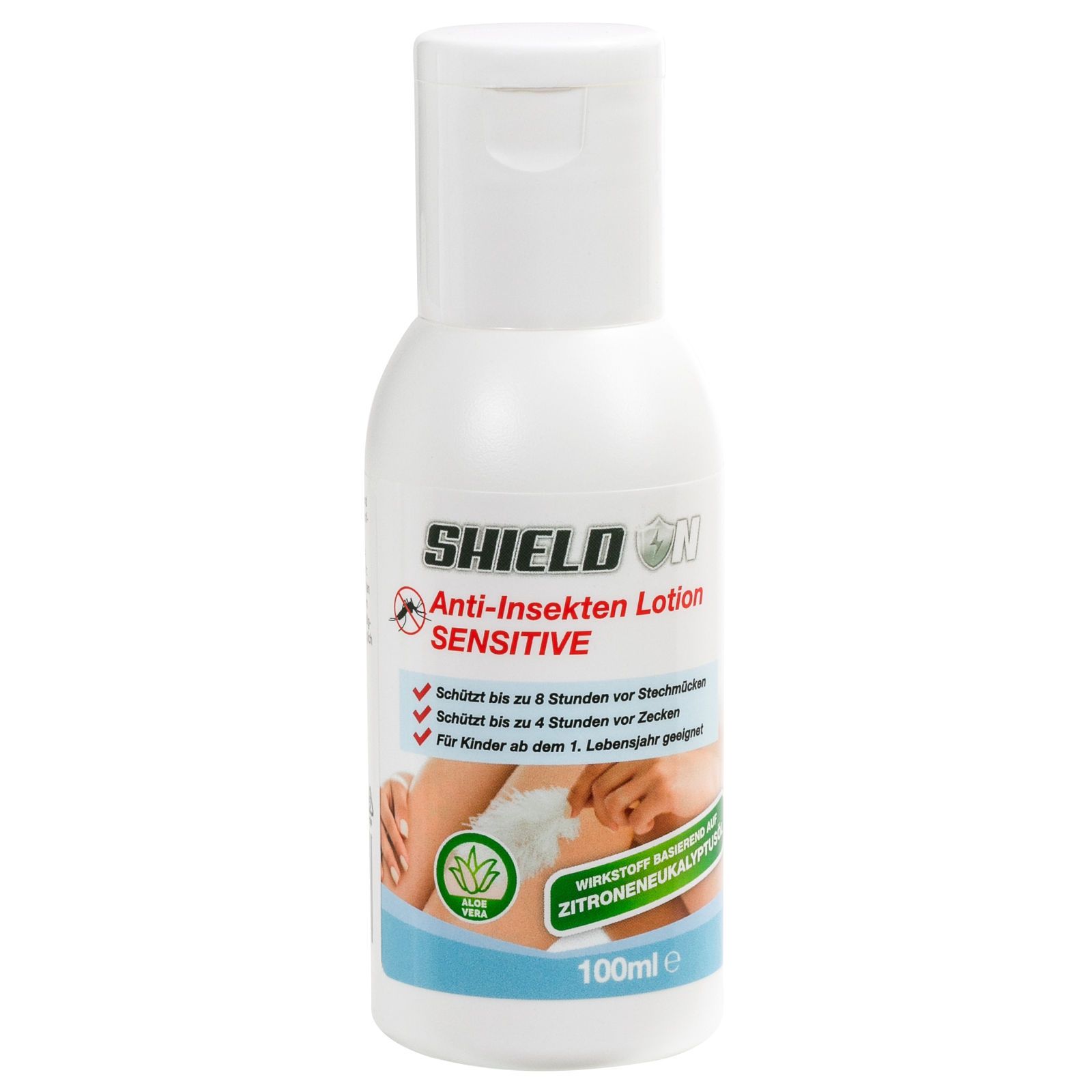 Weiße Flasche mit Klappverschluss. Aufschrift: SHIELD ON Anti-Insekten Lotion Sensitive. Enthält Aloe Vera und Zitroneneukalyptus.