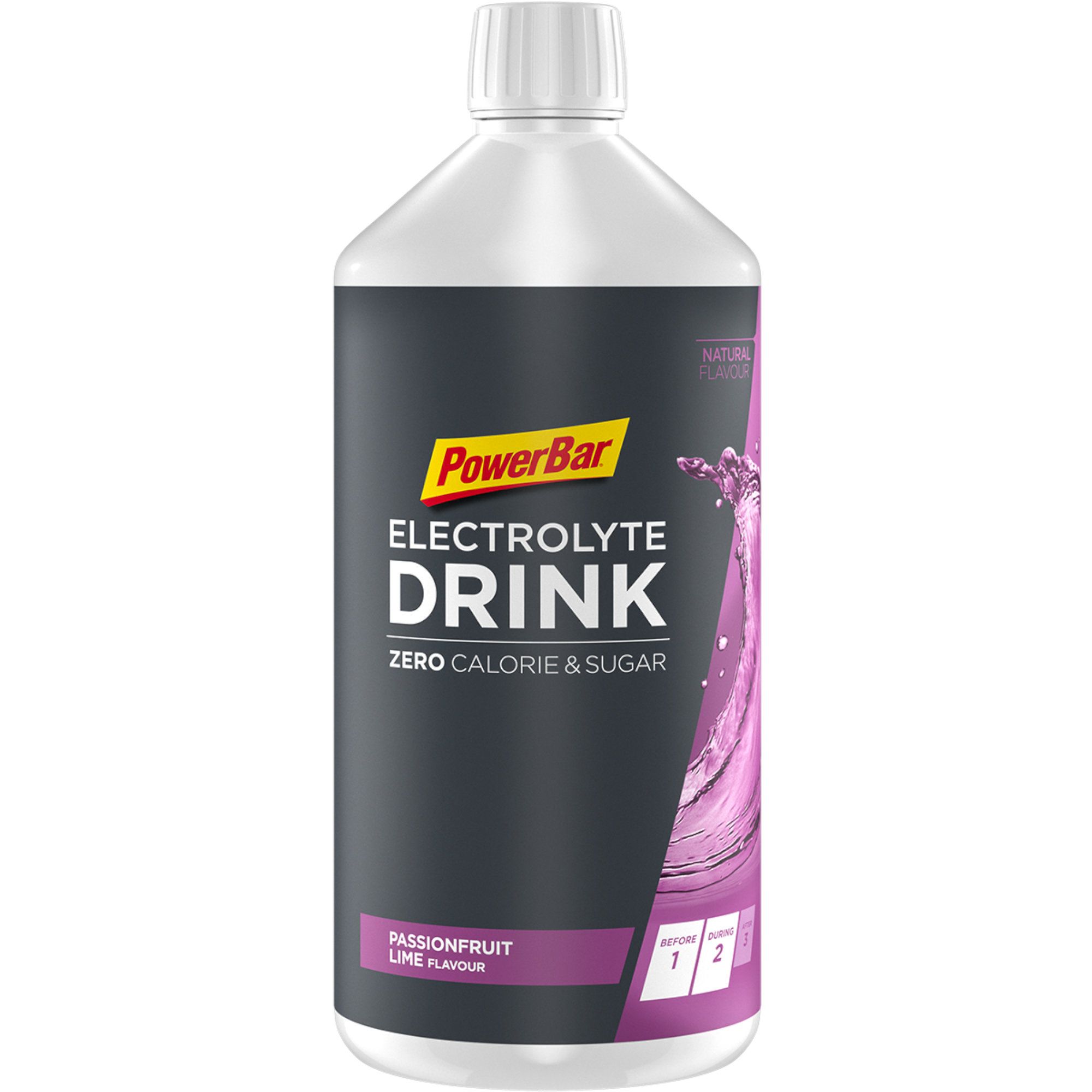 Eine Flasche PowerBar Electrolyte Drink. Schwarzes Etikett mit gelbem Logo und Text. Enthält Elektrolyte, kalorien- und zuckerfrei.