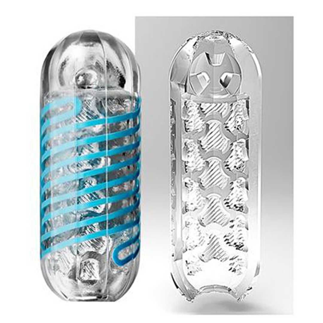 Durchsichtiger, länglicher Artikel mit blauem Spiralmuster. Rechts: Innenstruktur mit geometrischen Mustern.