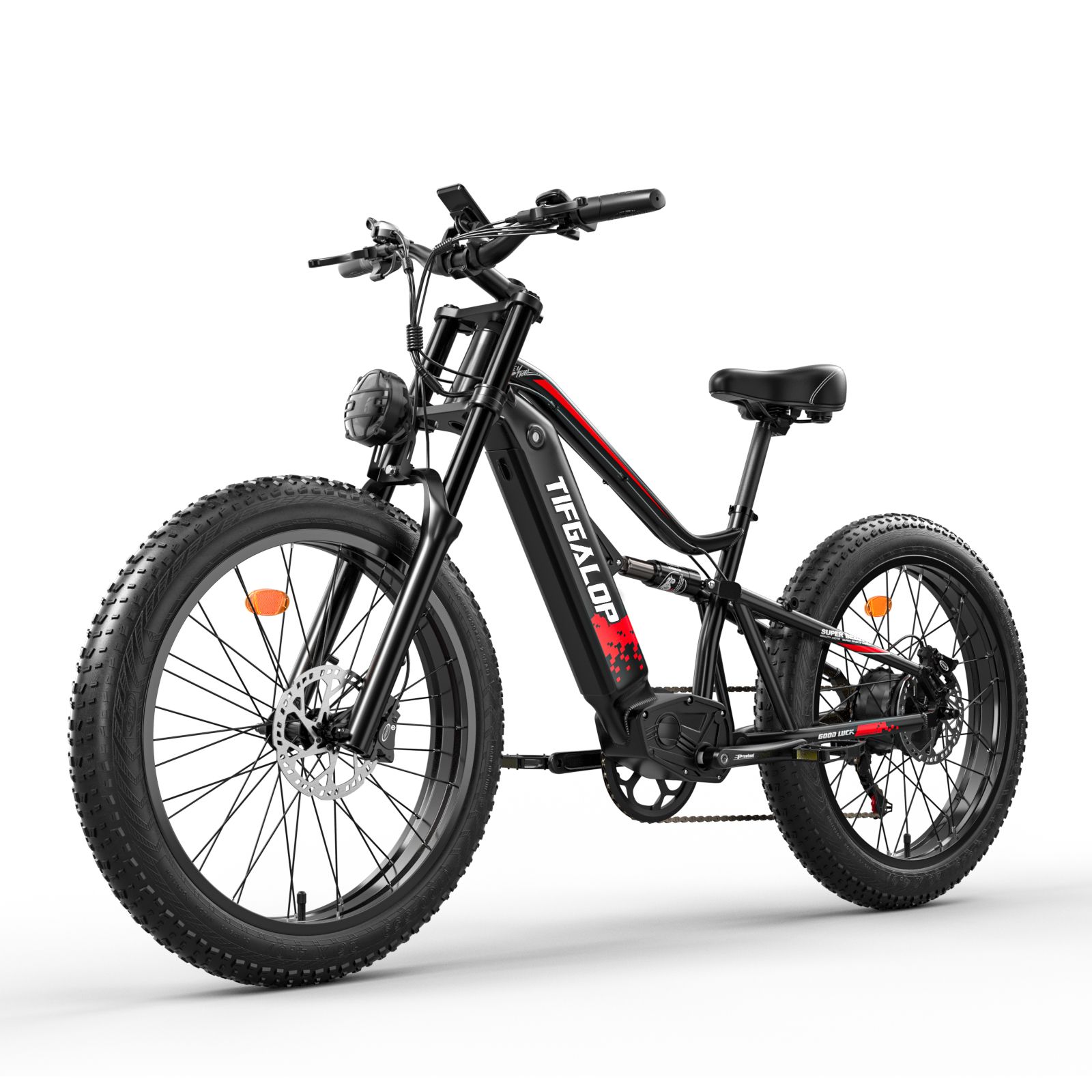Schwarzes E-Mountainbike mit roten Akzenten. Dicke Reifen, Scheibenbremsen, Frontscheinwerfer und TIFGALOP-Logo.