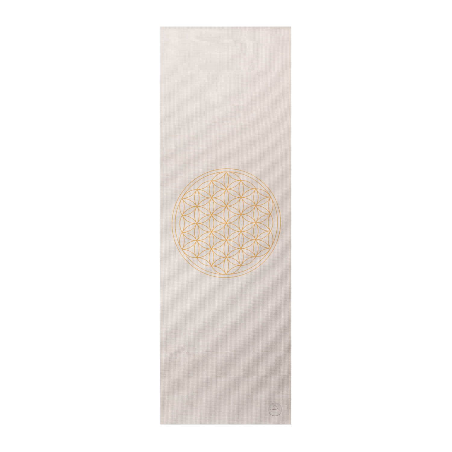 Yogamatte mit Lebensblume-Design. Beige. Logo unten rechts.