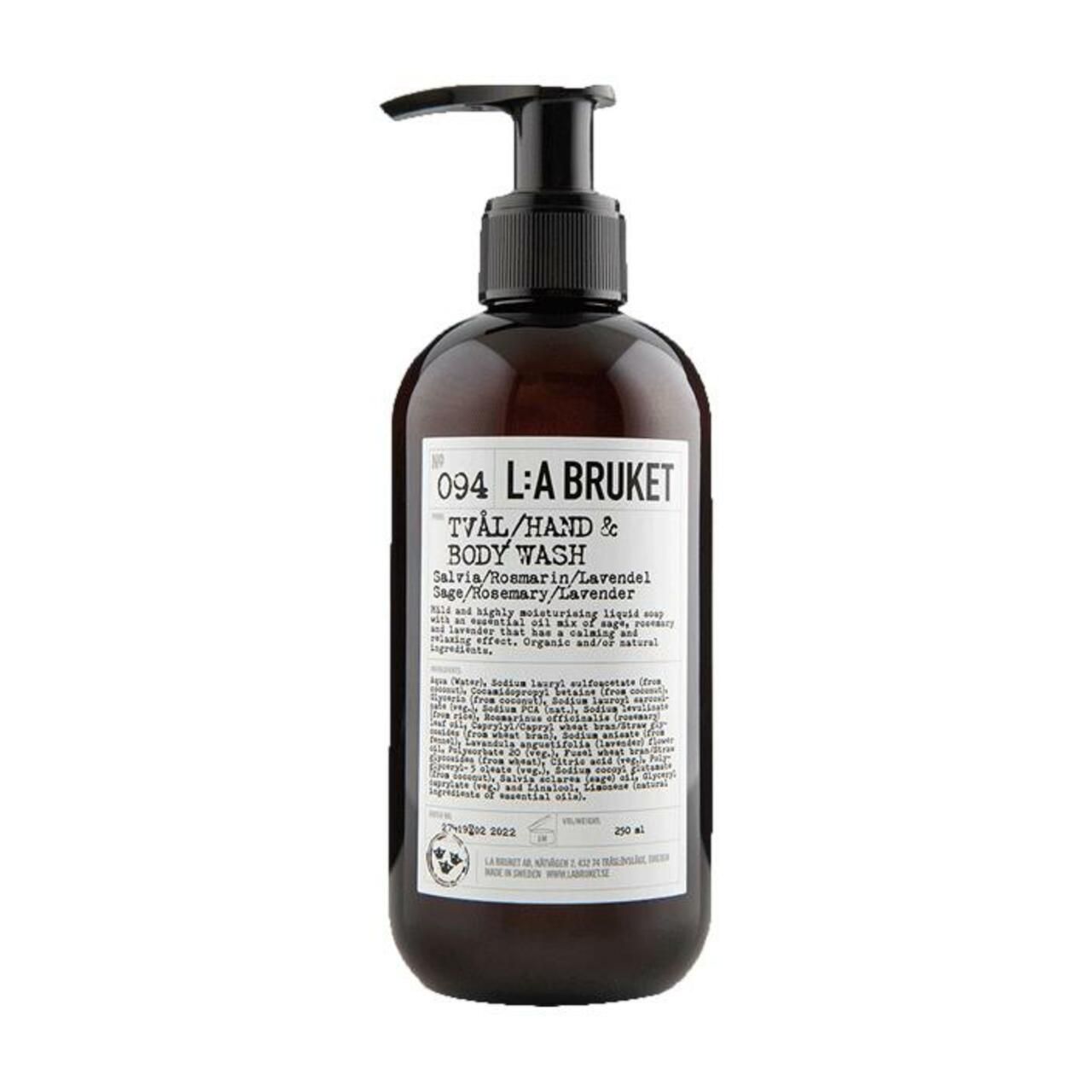 Braune Flasche mit schwarzem Pumpverschluss. Aufschrift: 094 L:A Bruket, TVÅL/HAND & BODY WASH. Etikett mit Inhaltsstoffen.