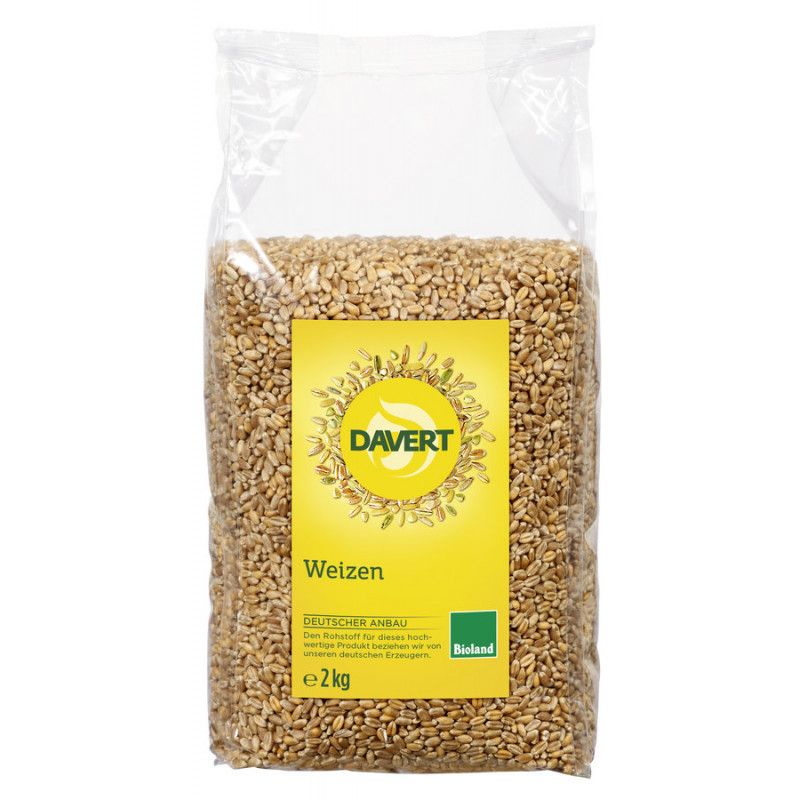 Klare Plastiktüte mit Weizenkörnern. Gelbes Etikett mit Davert-Logo, "Weizen", "Deutscher Anbau" und Bioland-Siegel. Gewicht: 2 kg.