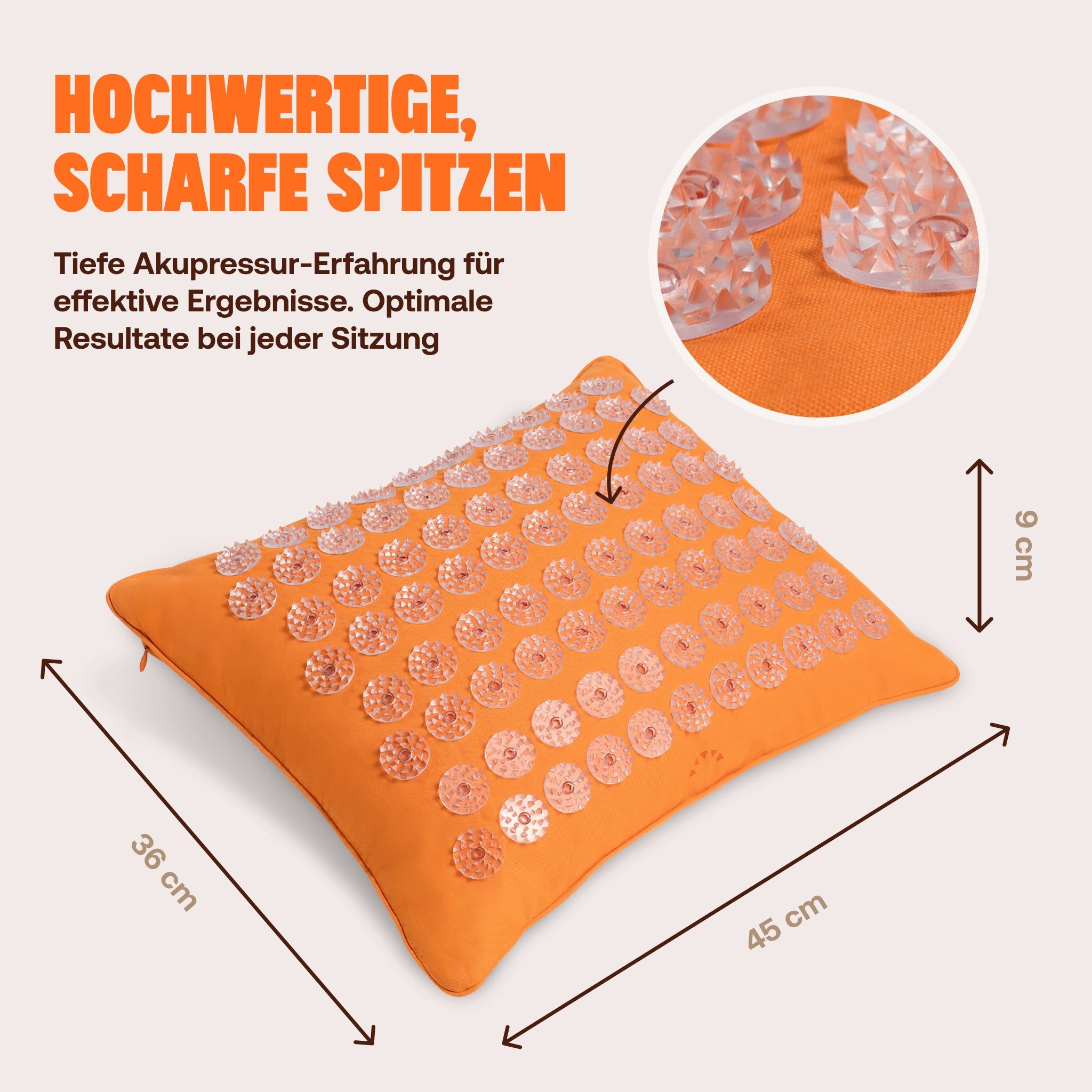 Orange Akupressur-Kissen, 45x36x9 cm, mit vielen kleinen, runden Spitzen.