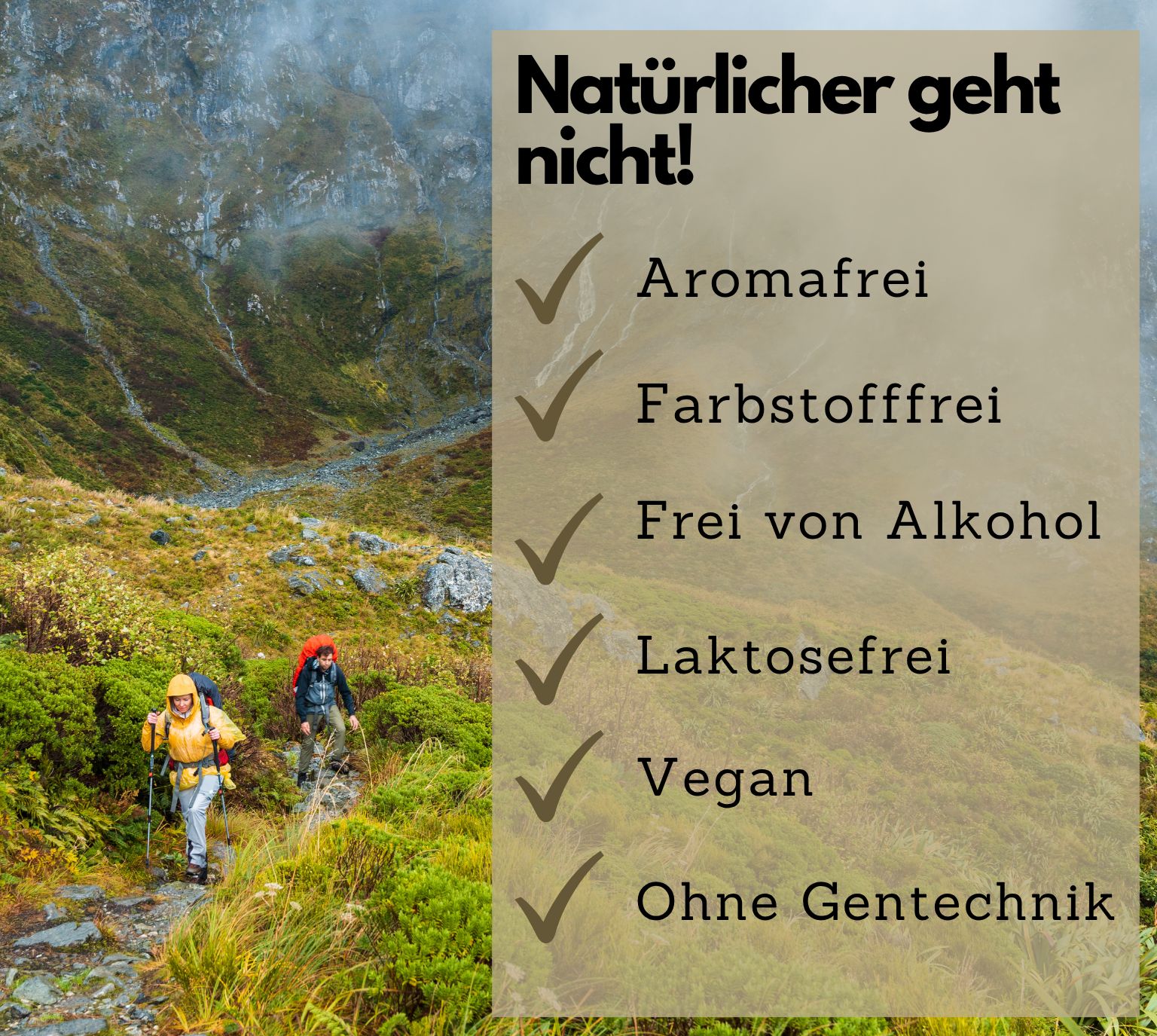 Wanderer in bergiger Landschaft. Liste mit Vorteilen: Aromafrei, Farbstofffrei, Frei von Alkohol, Laktosefrei, Vegan, Ohne Gentechnik.
